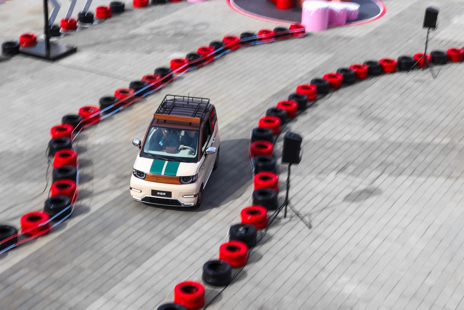 26款全新奇瑞冰淇淋上市34万元起买『高定小车』(图5) 26款全新奇瑞冰淇淋上市34万元起买『高定小车』(图5)